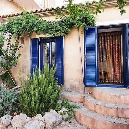 Traditional Hillside Cottage غيتيو المظهر الخارجي الصورة